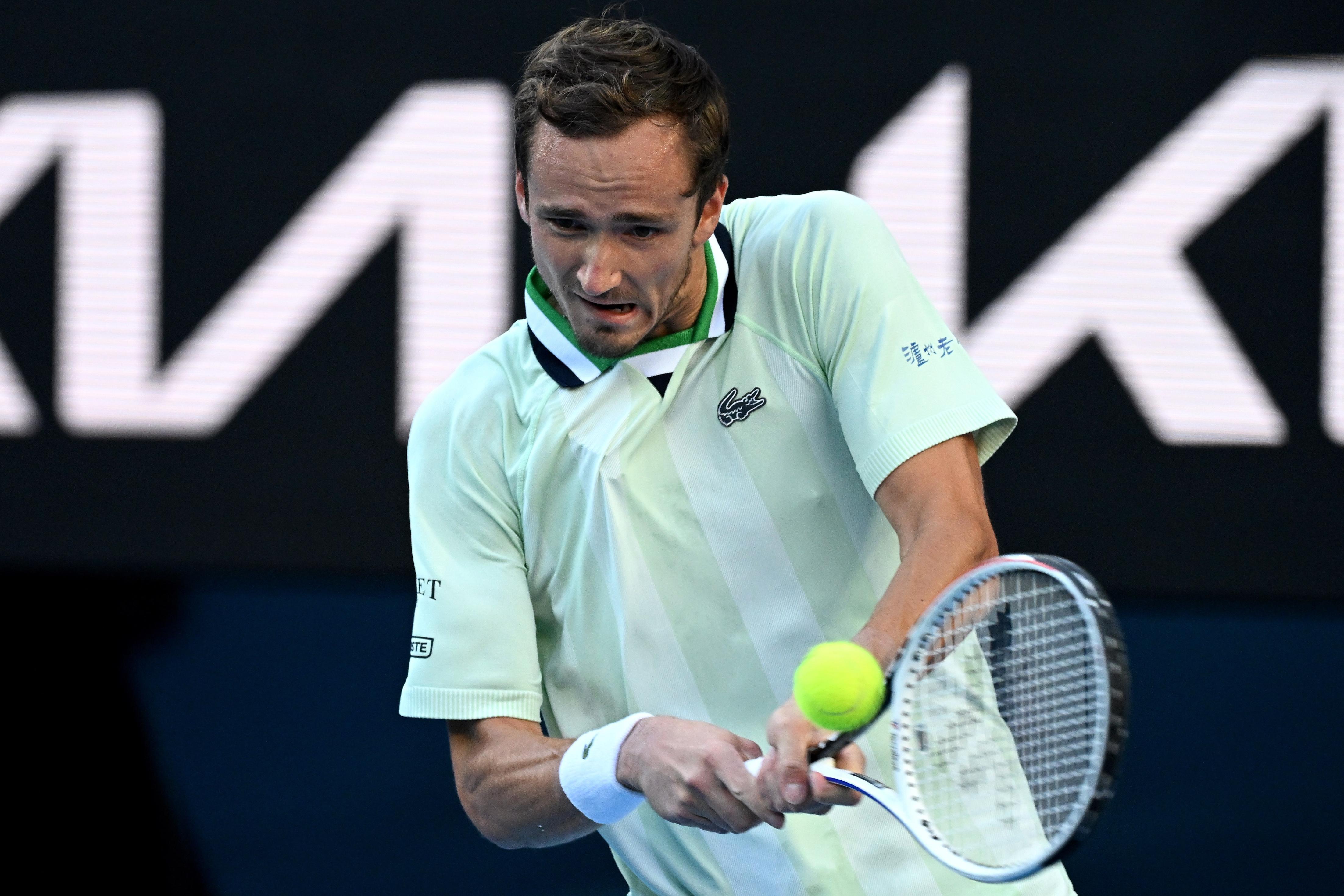 记者：皇马中卫哈科沃-拉蒙比目鱼肌受伤，将缺阵10天