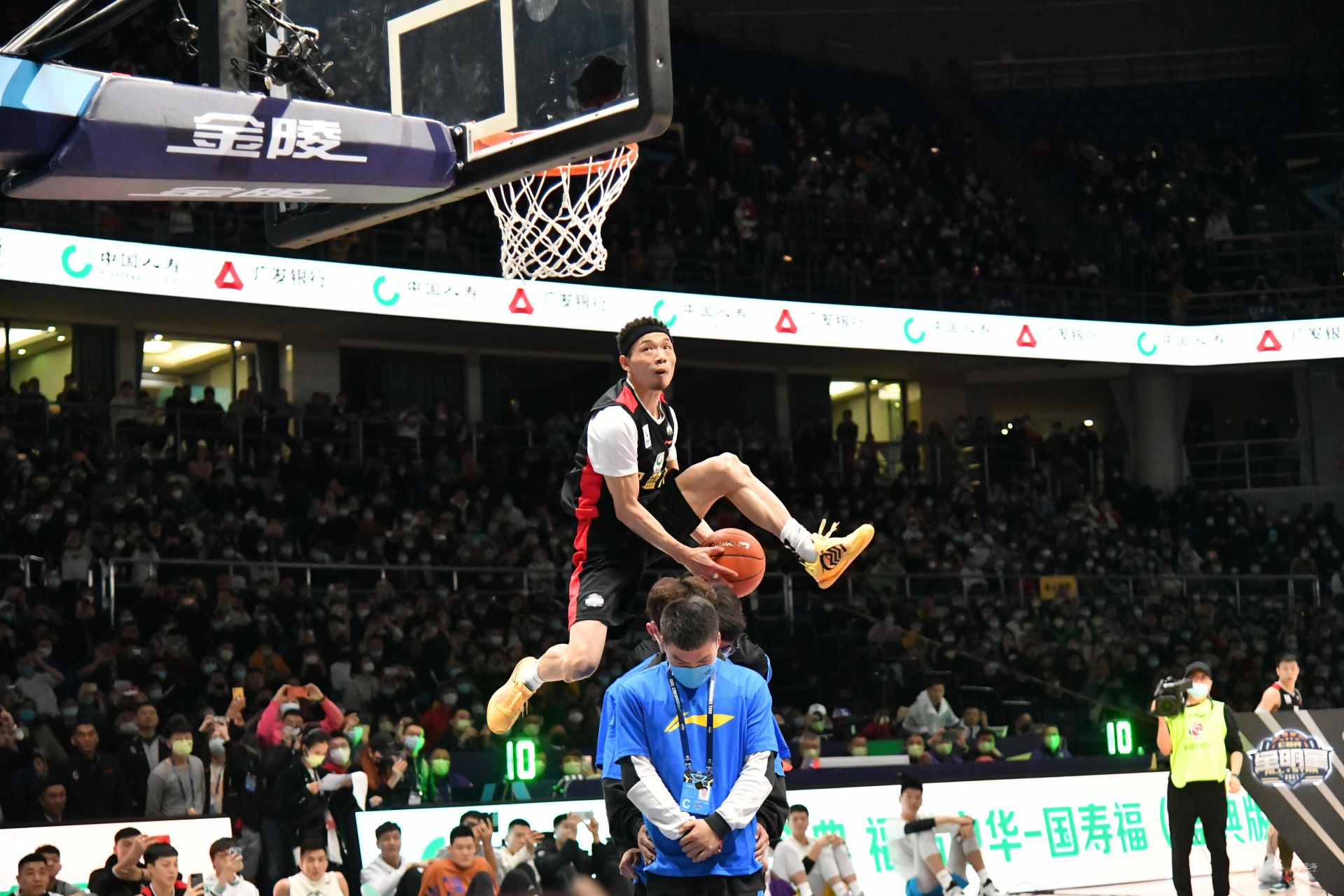 更具商业价 更具商业价